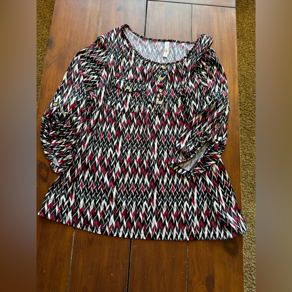 Plus size blouse with 3/4 sleeve